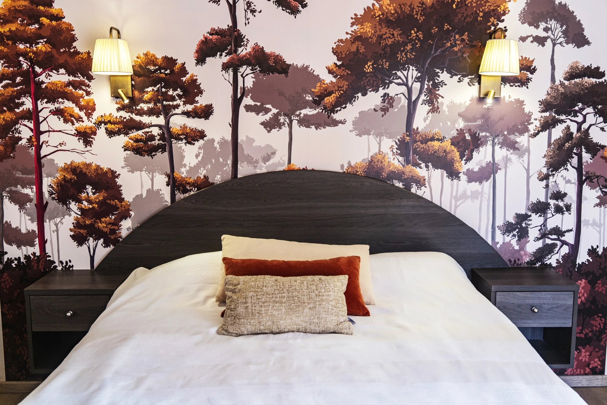 Peinture murale en toile de tache d'huile moderne et acrylique. Texture abstraite dorée, bronze, arrière-plan texture teinte beige brosse.